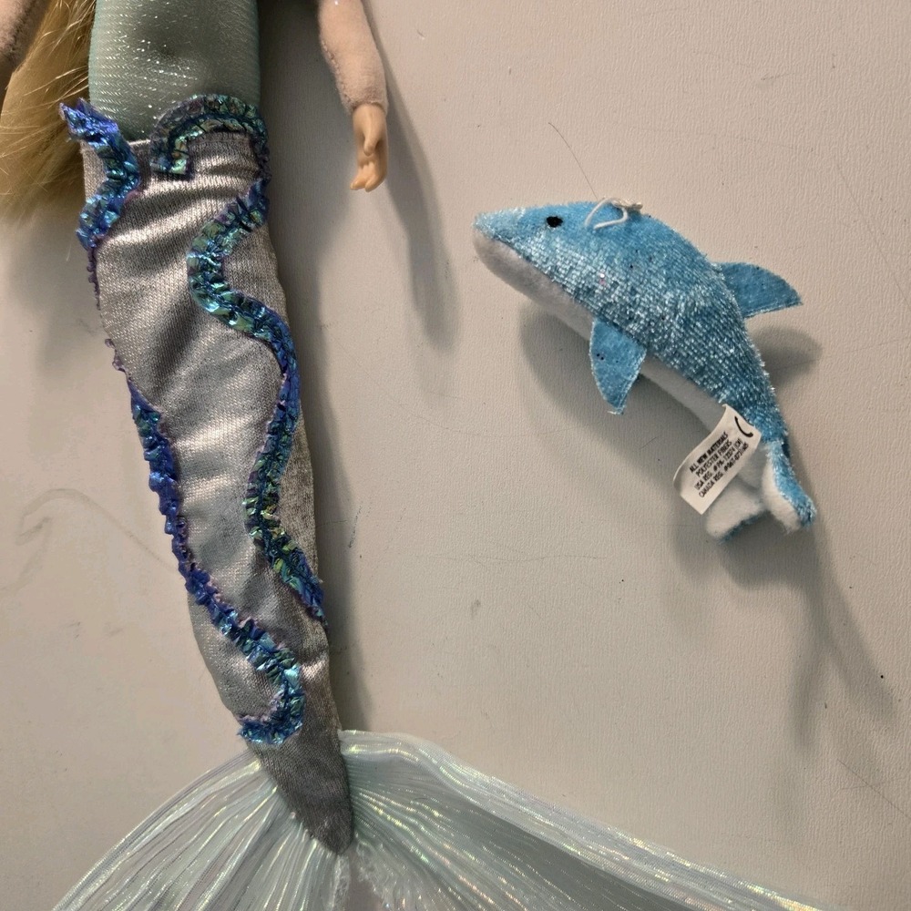 Only Hearts Club Princess Lily Rose Mermaid with Dolphin 2006 - Picture 3 of 4